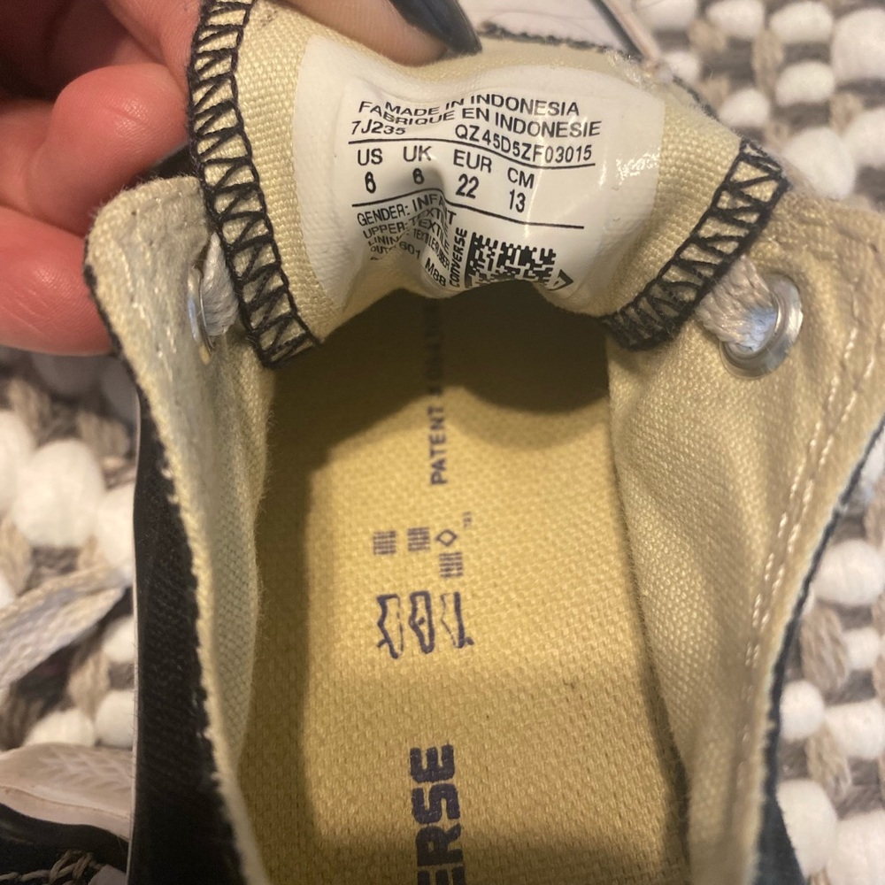 Little Converse - Picture 3 of 3